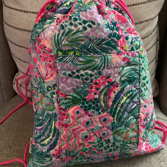 🌺Last One!🌺NWT Lilly Pulitzer Printed Quilted Drawstring Backpack - Picture 4 of 8